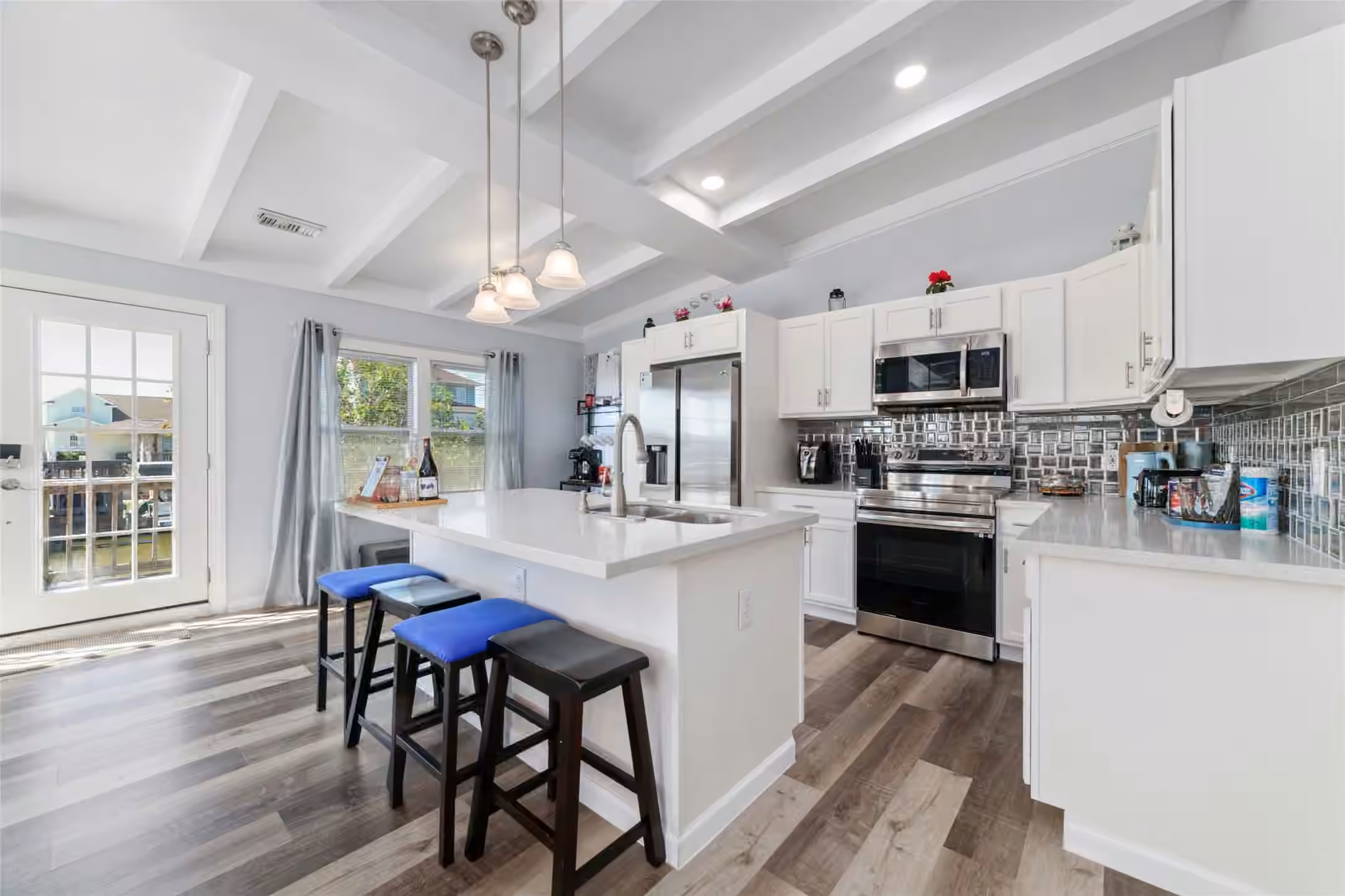 Photo of 196 Barracuda Street, Bayou Vista, TX
