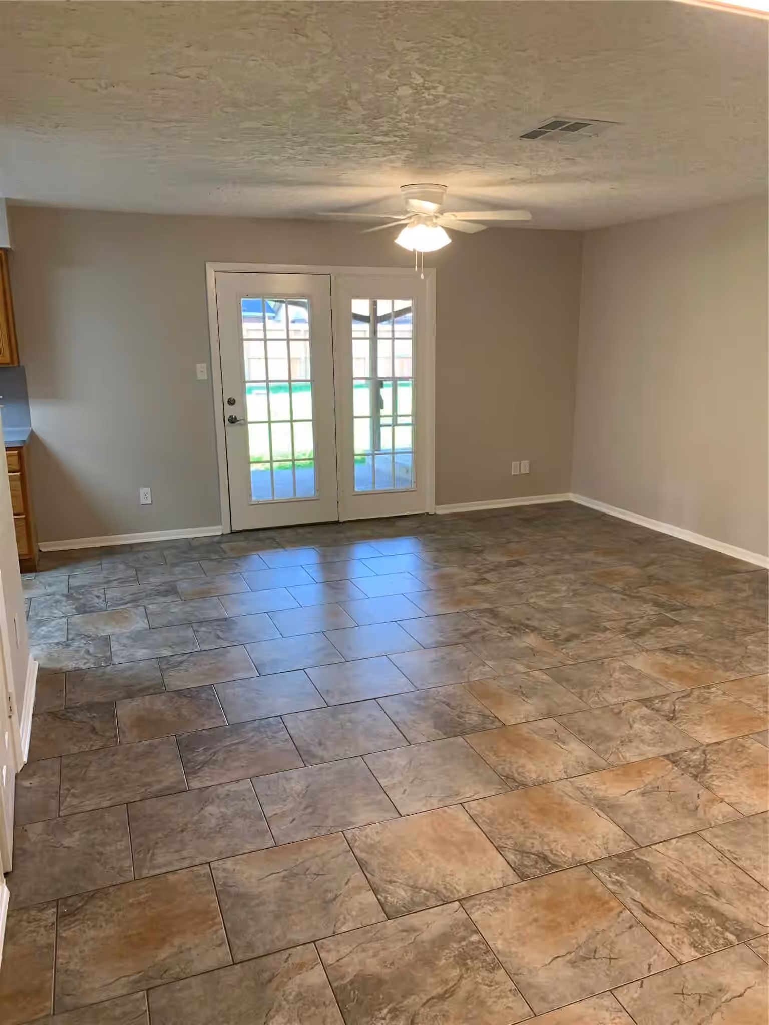 Photo 2 of 1110 E Rutgers Lane, Deer Park, TX