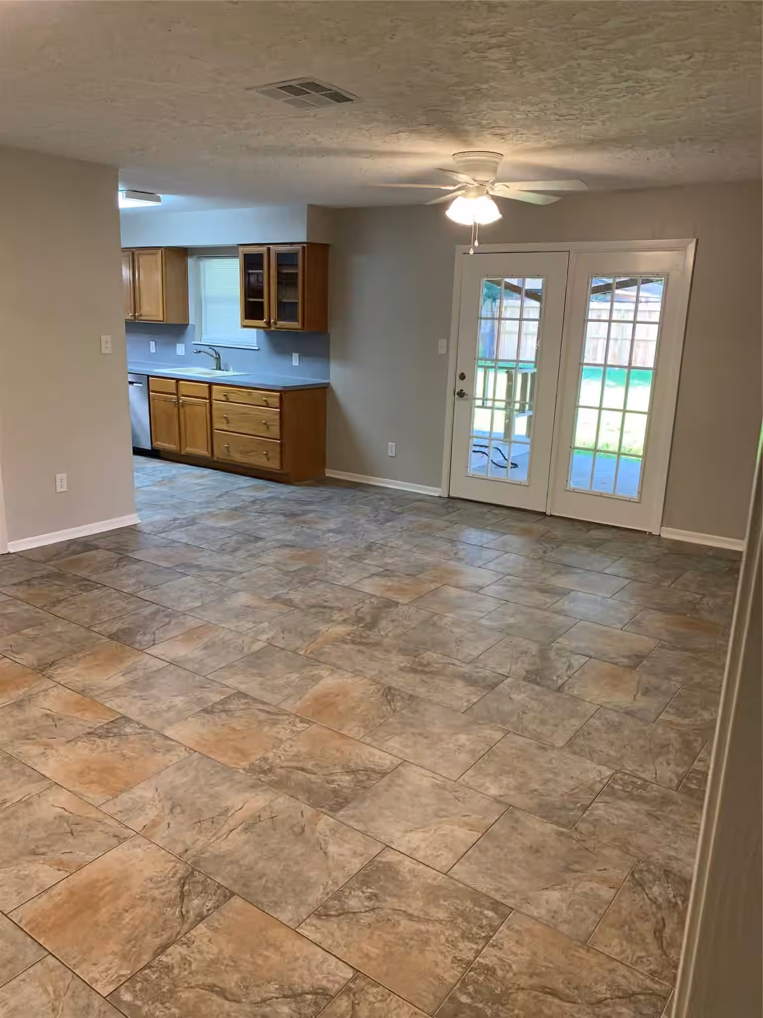 Photo 3 of 1110 E Rutgers Lane, Deer Park, TX
