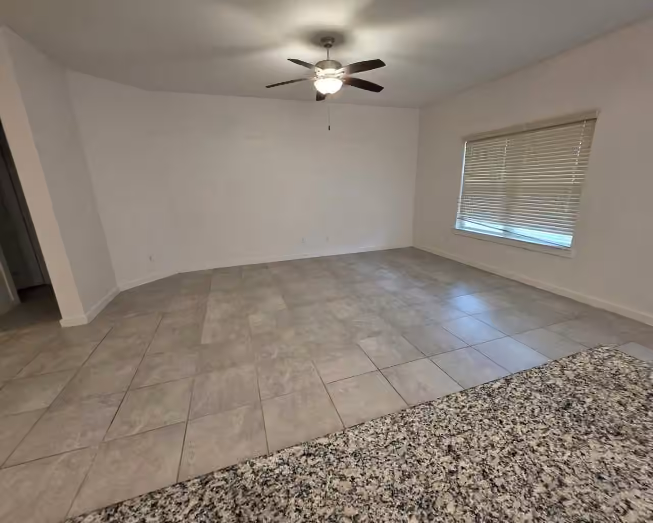 Photo 5 of 9222 Melmack Drive, Rosharon, TX