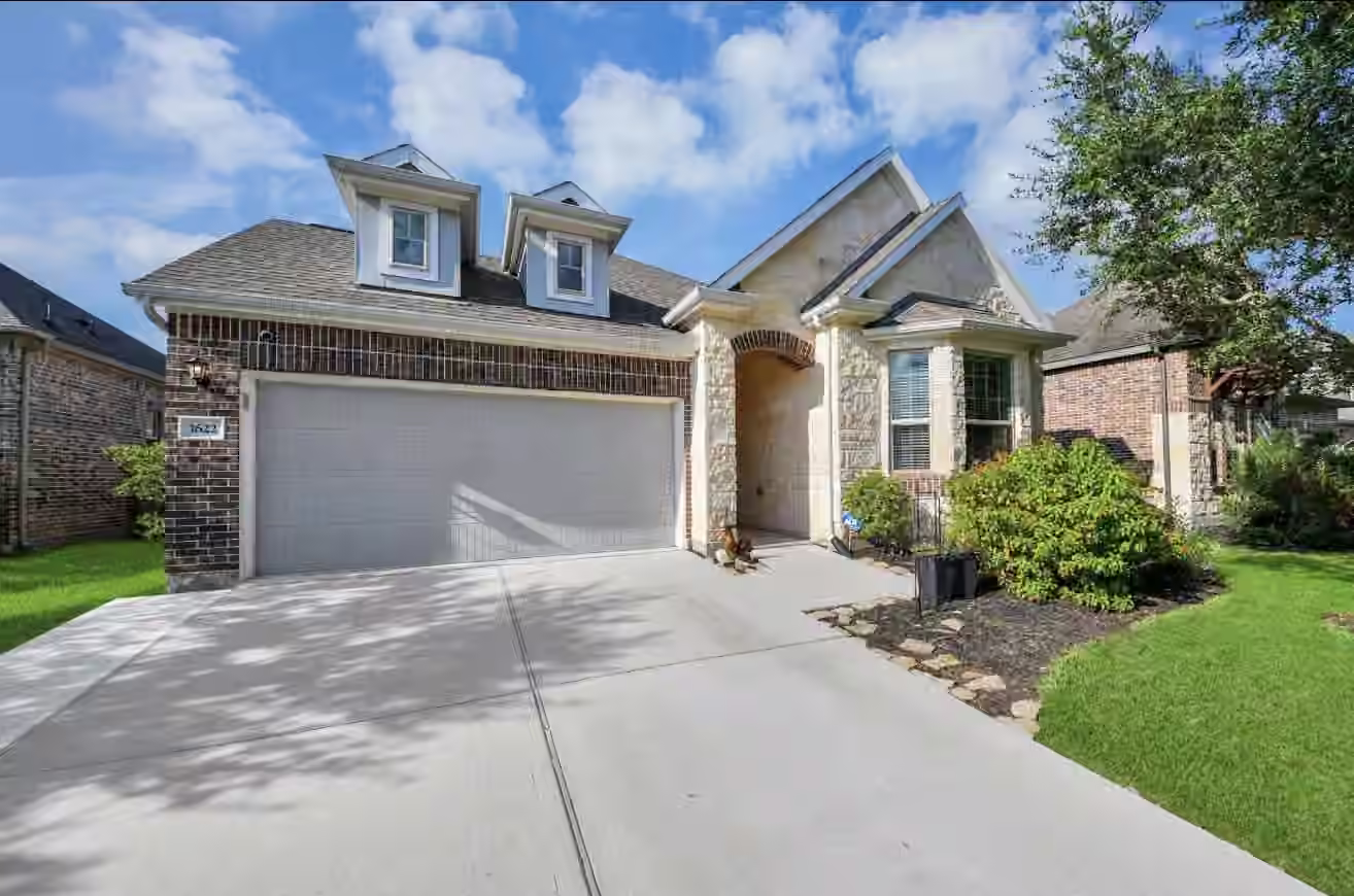 Photo 2 of 1622 Mahan Drive, Richmond, TX