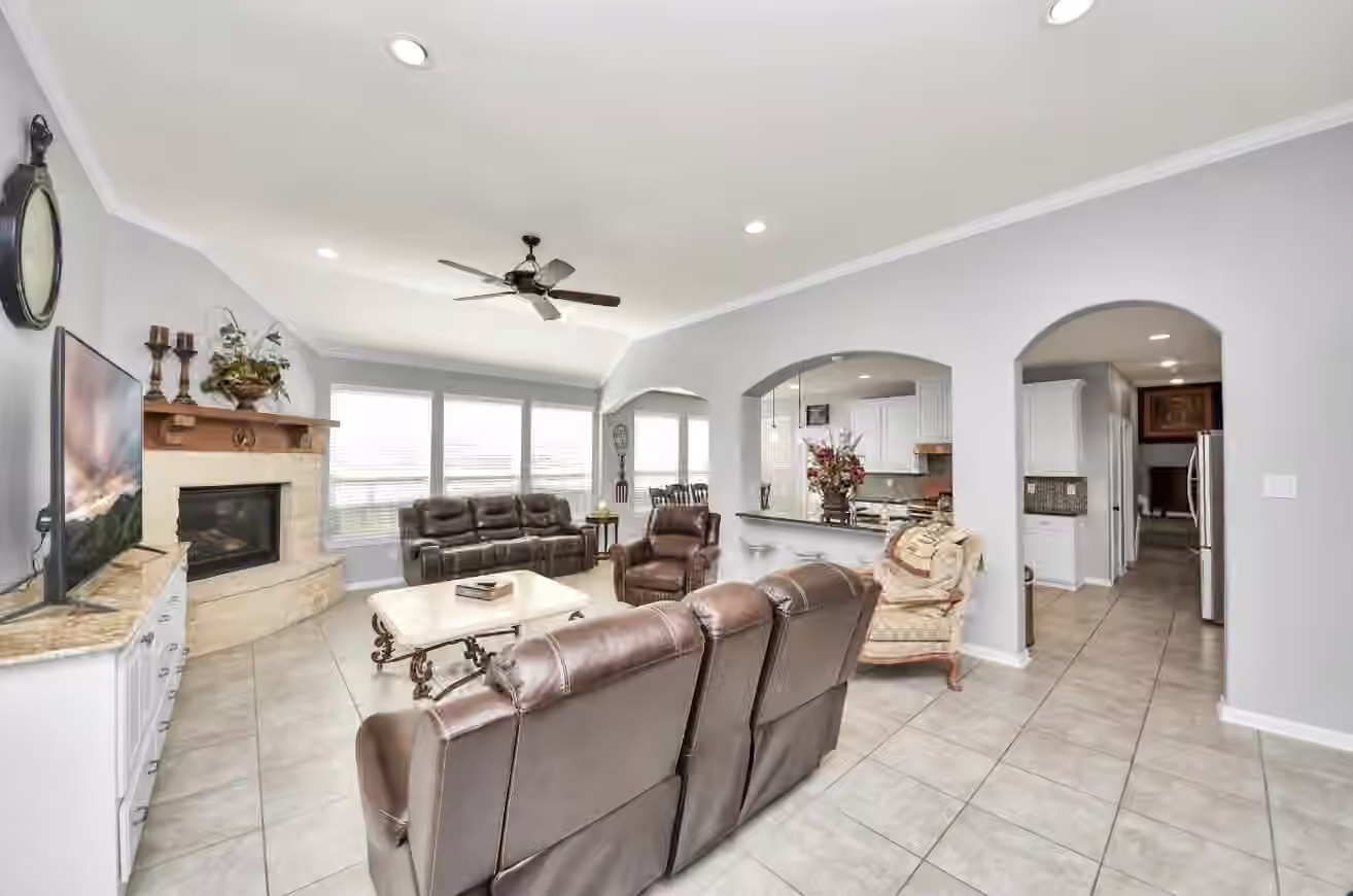 Photo 5 of 1622 Mahan Drive, Richmond, TX