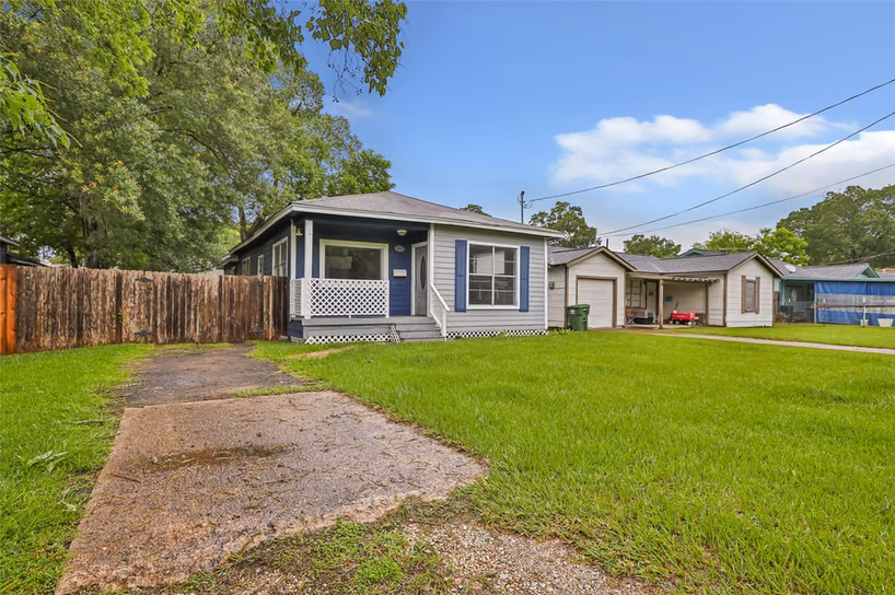 Photo 3 of 2605 Cornell Street, Liberty, TX