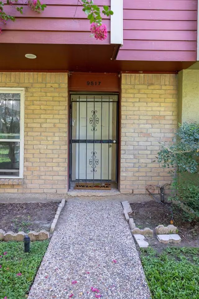 Photo 3 of 9517 Fondren Road, Houston, TX