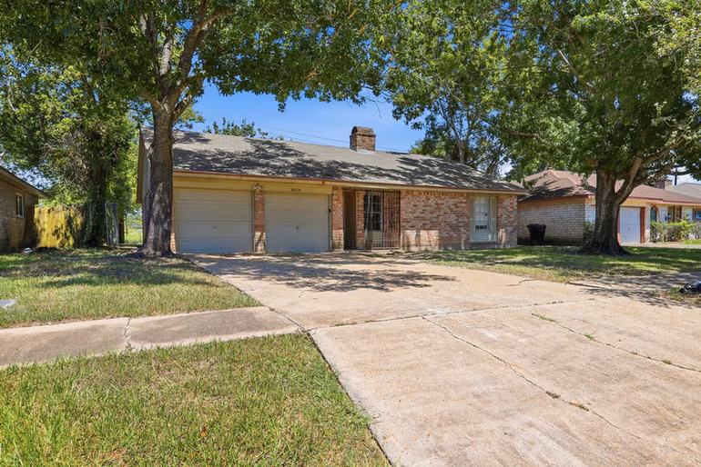 Photo 2 of 6614 Indian Lake Drive, Houston, TX