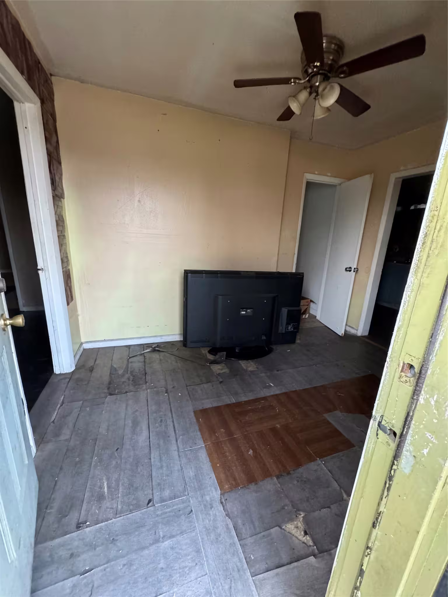 Photo 3 of 4710 Antha Street, Houston, TX