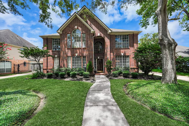 Photo 3 of 7015 Morningside Drive, Sugar Land, TX