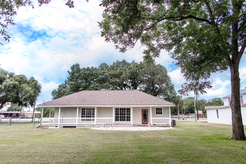 Photo 6 of 403 Leveridge, East Bernard, TX