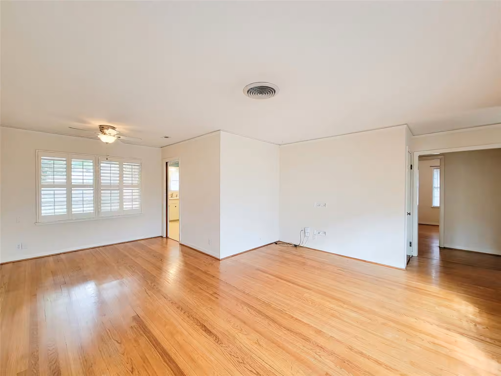 Photo 2 of 5442 Kinglet Street, Houston, TX