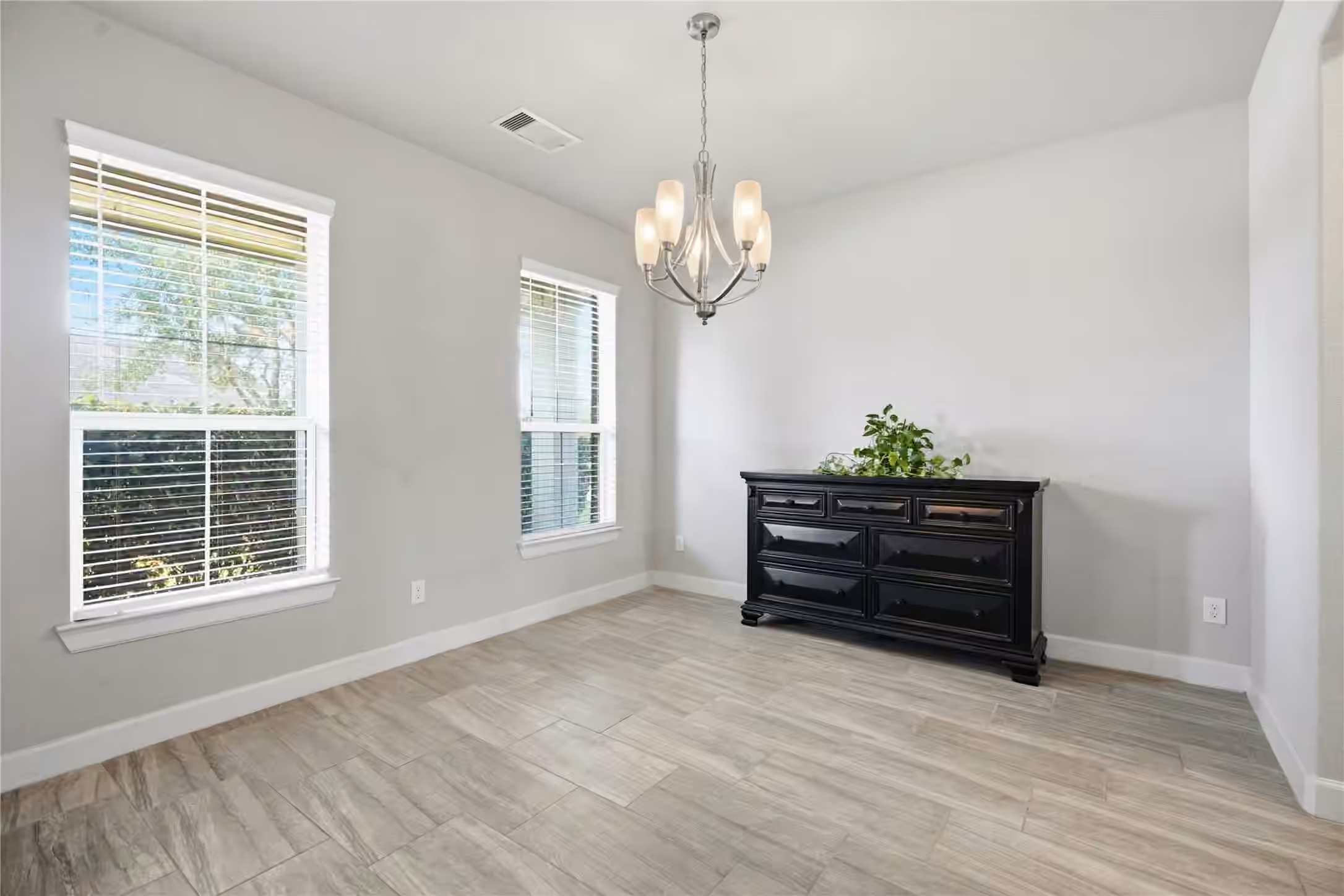 Photo 5 of 1717 Oakdale Mist Drive, Dickinson, TX