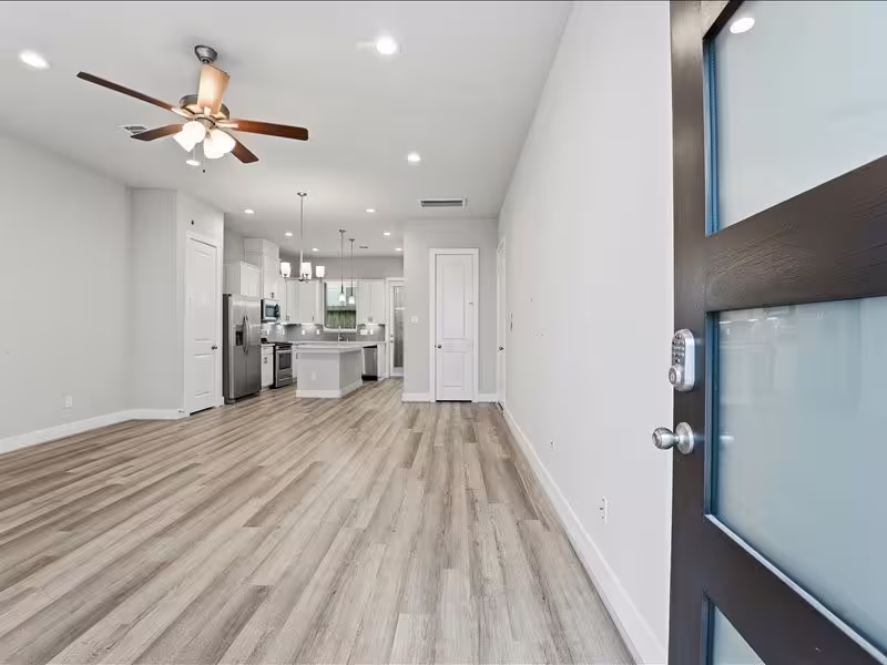Photo 3 of 9020 Lonestar River Lane, Houston, TX