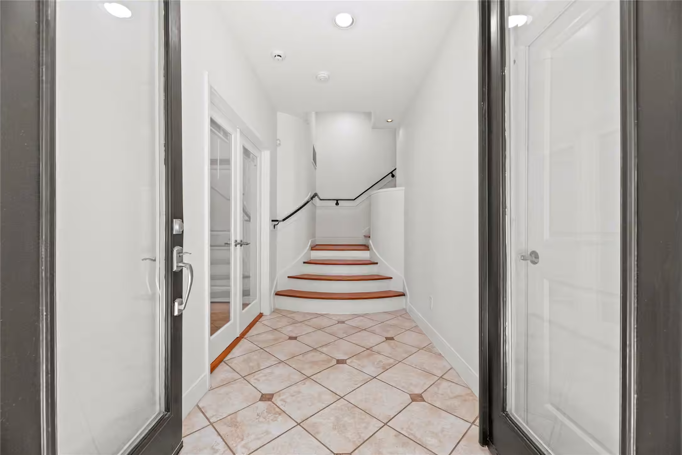 Photo 5 of 4320 Blossom Street, Houston, TX