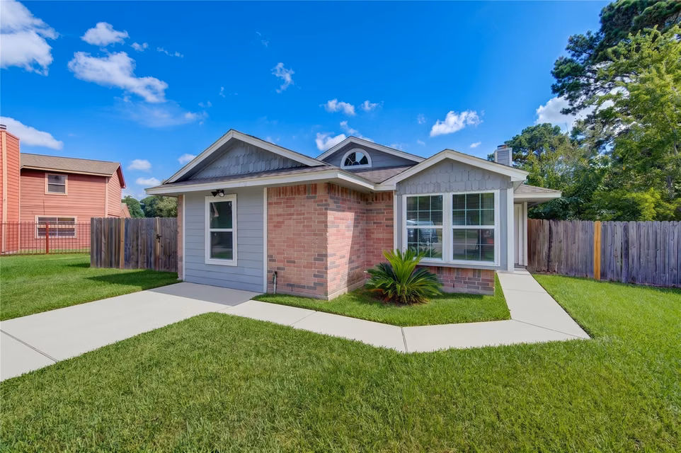 Photo 2 of 15814 Murrelet Court, Humble, TX