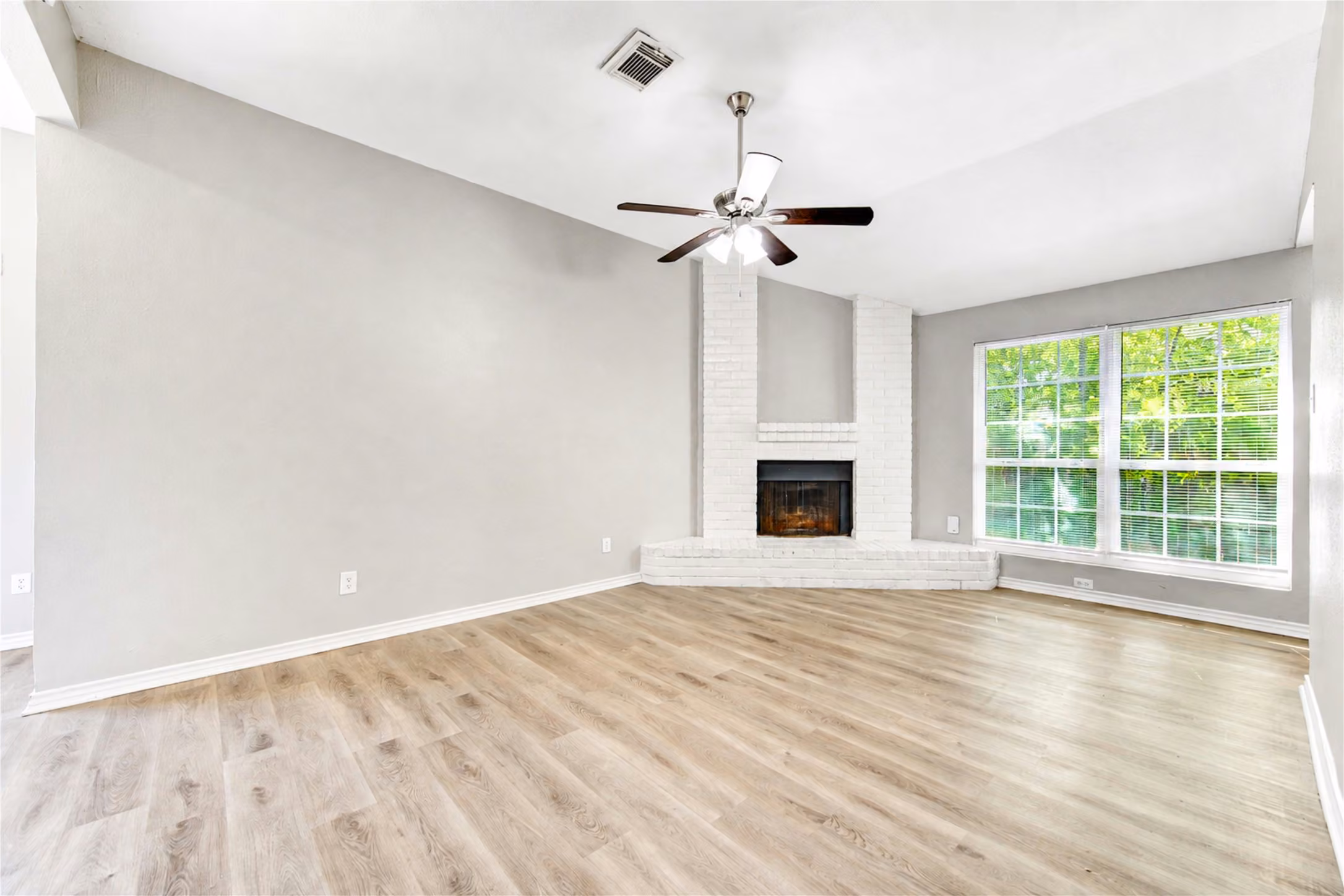 Photo 5 of 15814 Murrelet Court, Humble, TX