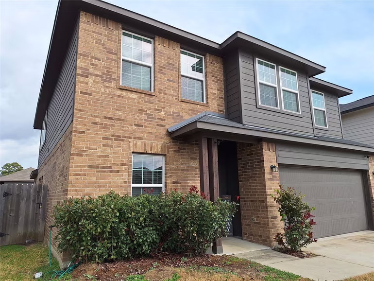 Photo 2 of 422 Barren Oak Lane, Crosby, TX