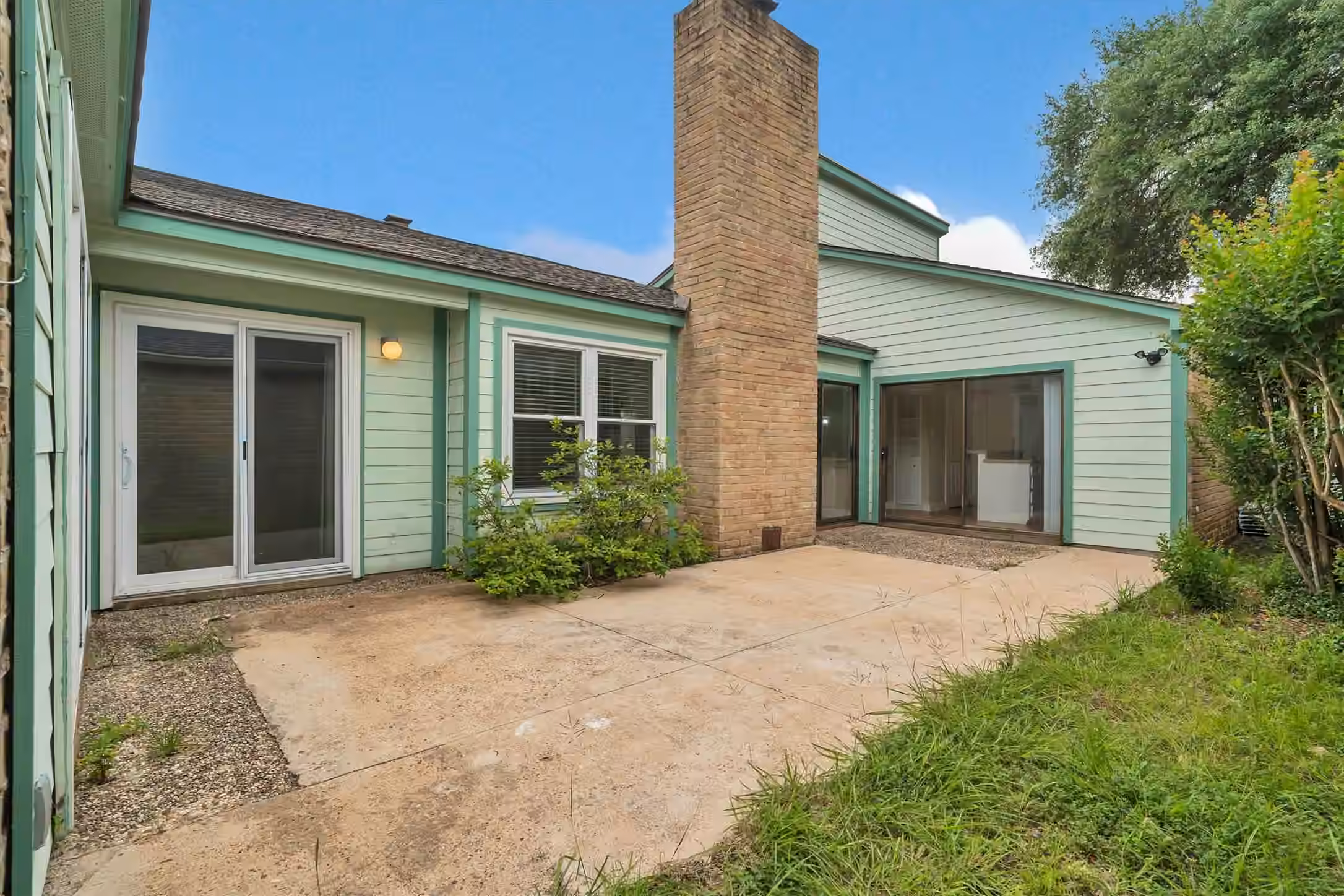 Photo 3 of 2163 Paso Rello Drive, Houston, TX