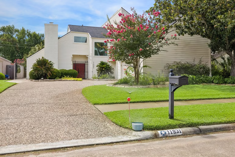 Photo 6 of 11931 Carriage Hill Drive, Houston, TX