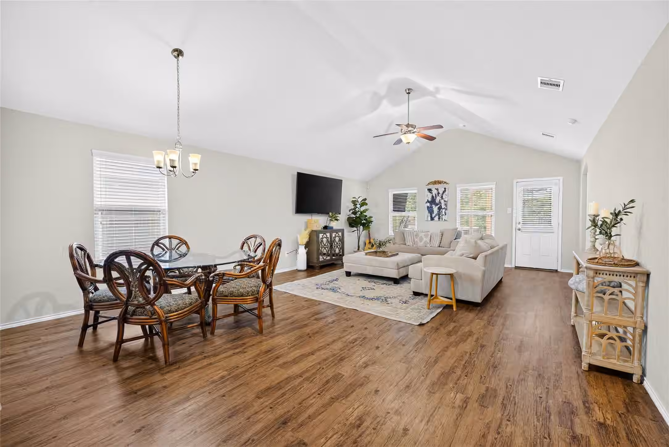 Photo 4 of 5411 Briarstone Ridge Lane, Spring, TX