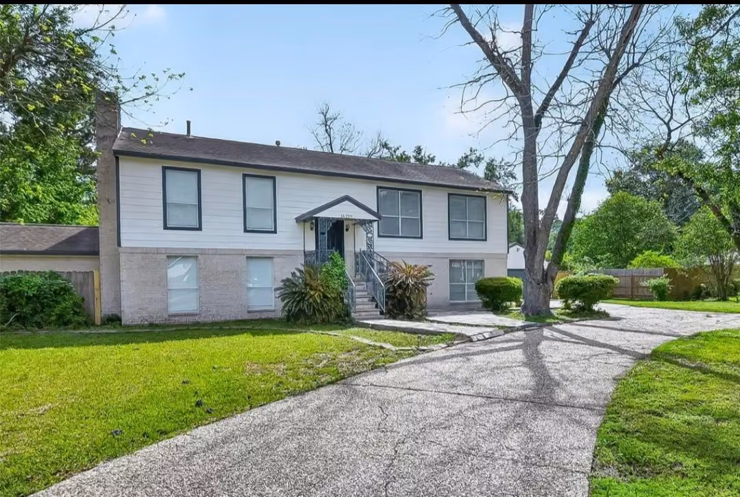 Photo 3 of 16219 Amcreek Road, Houston, TX