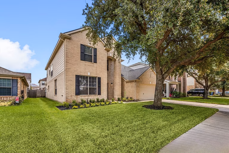 Photo 4 of 3210 Legends Creek Drive, Spring, TX