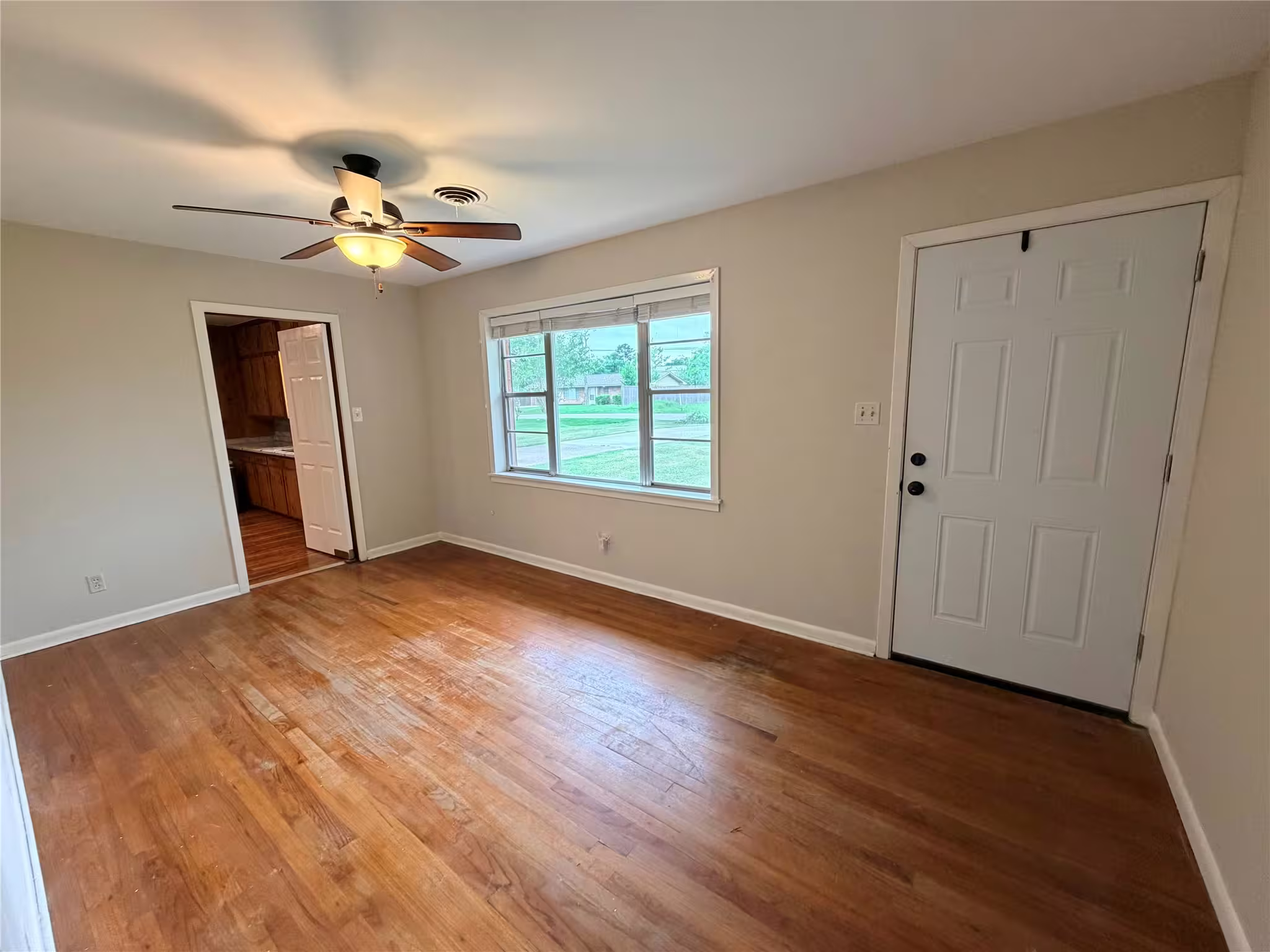 Photo 3 of 2111 Bush Drive, Huntsville, TX