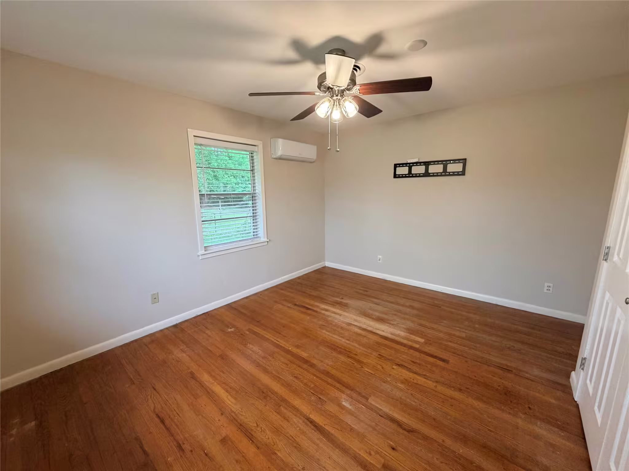 Photo 5 of 2111 Bush Drive, Huntsville, TX