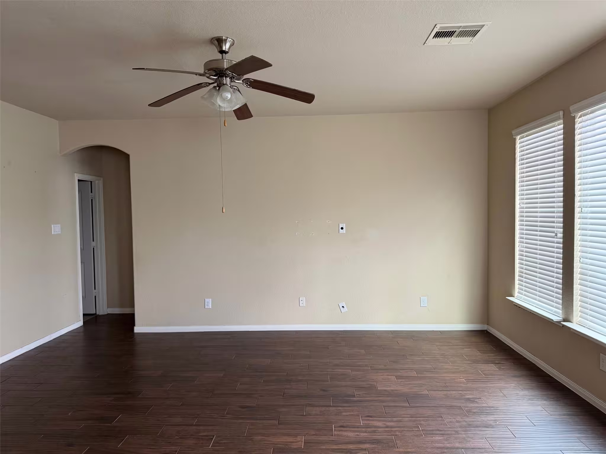 Photo 3 of 3127 Cambridge Falls Drive, Fresno, TX