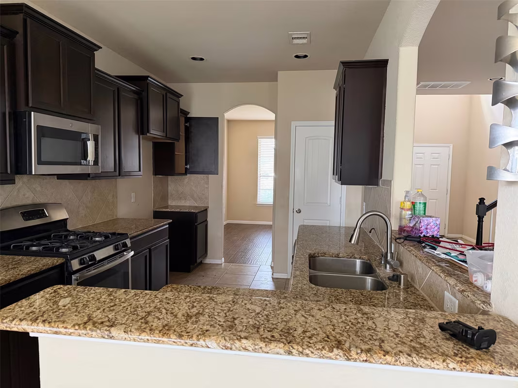 Photo 5 of 3127 Cambridge Falls Drive, Fresno, TX
