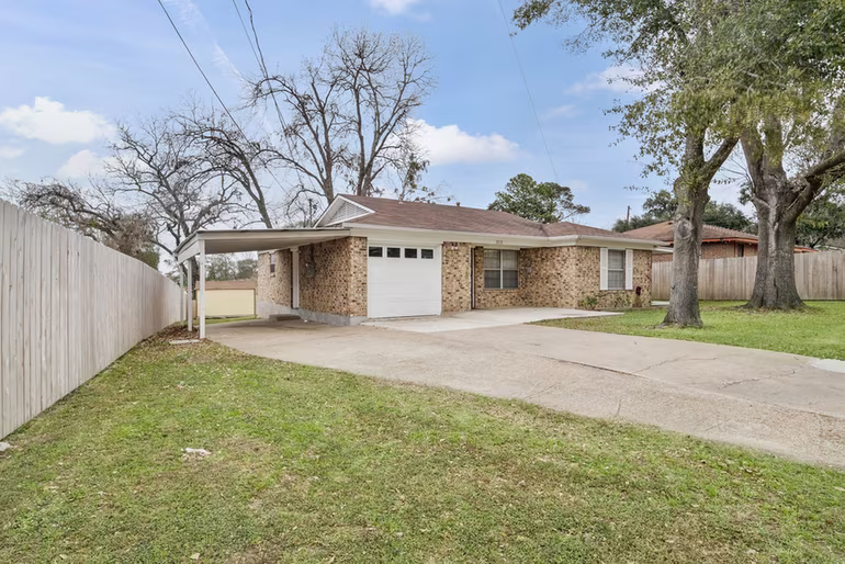 Photo 2 of 2217 Old Chappell Hill Road, Brenham, TX