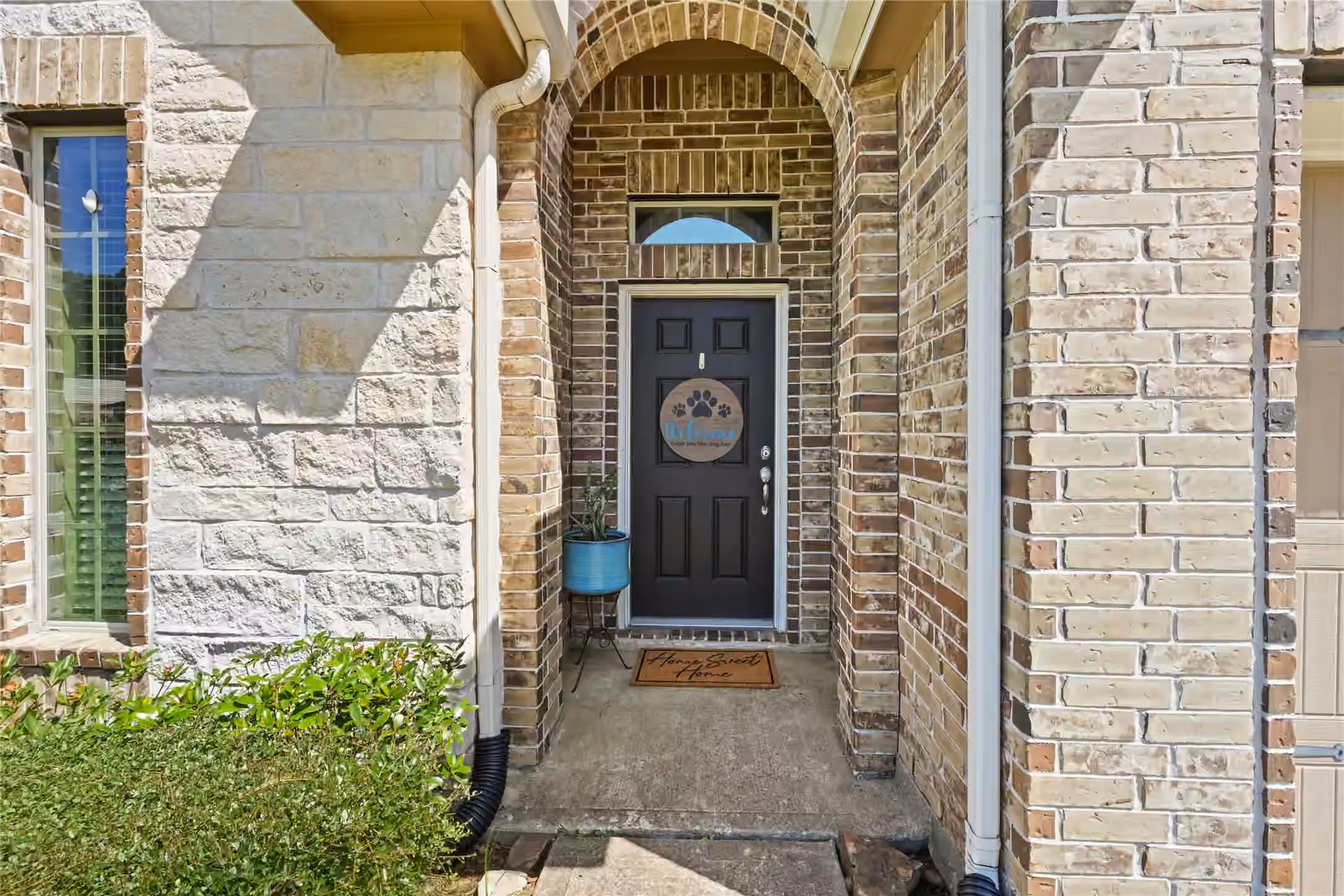 Photo 2 of 30007 Saw Oaks Drive, Magnolia, TX