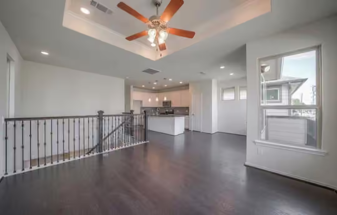 Photo 5 of 8620 Hollyoaks Creek Lane, Houston, TX