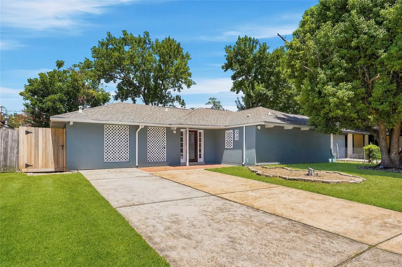 Photo 2 of 5111 Debeney Drive, Houston, TX