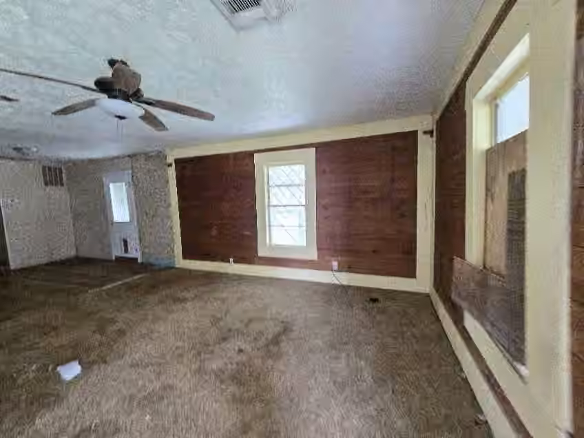 Photo 3 of 16722 Avenue B, Channelview, TX