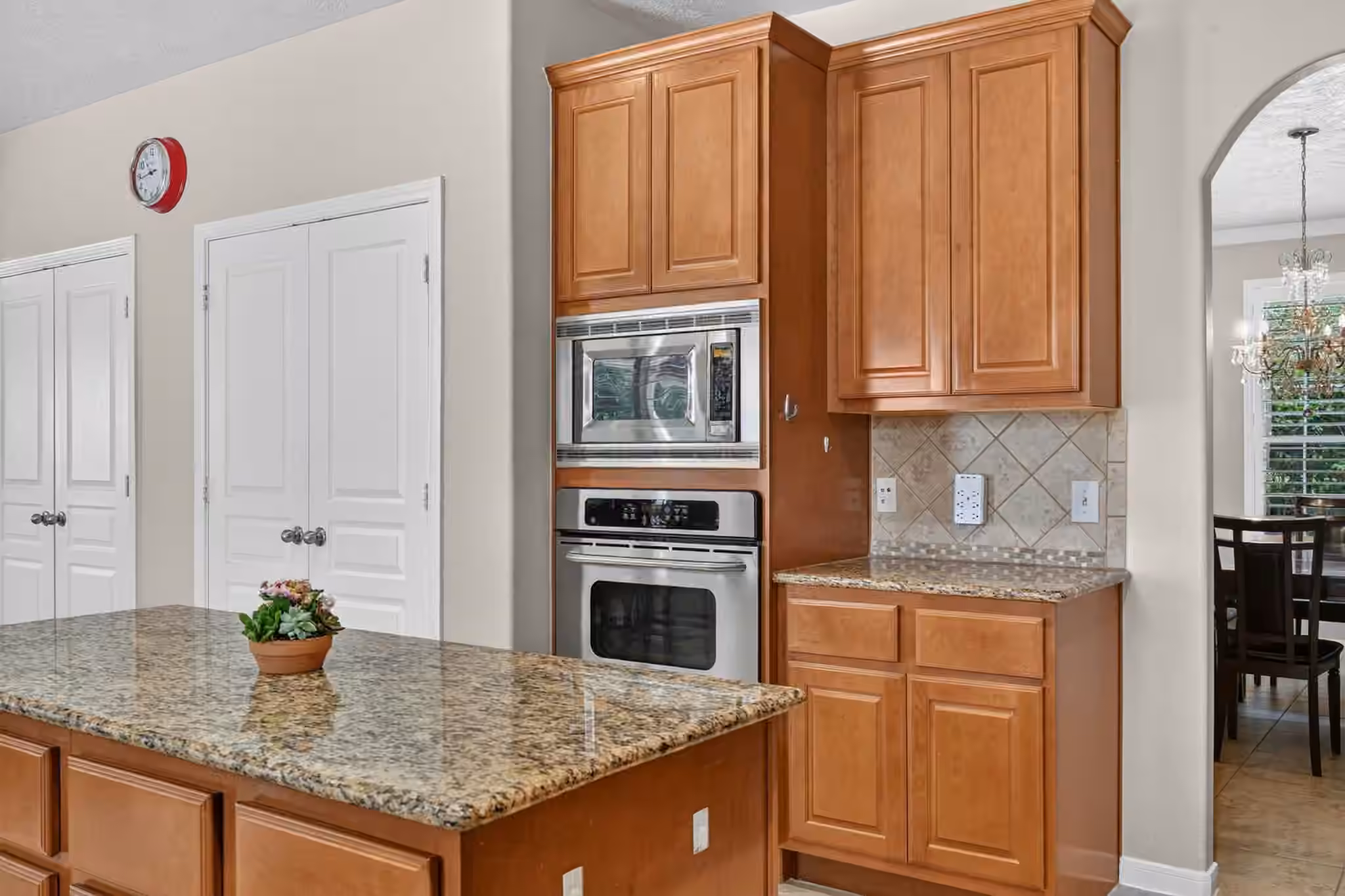 Photo 6 of 74 Oriel Oaks Circle, The Woodlands, TX
