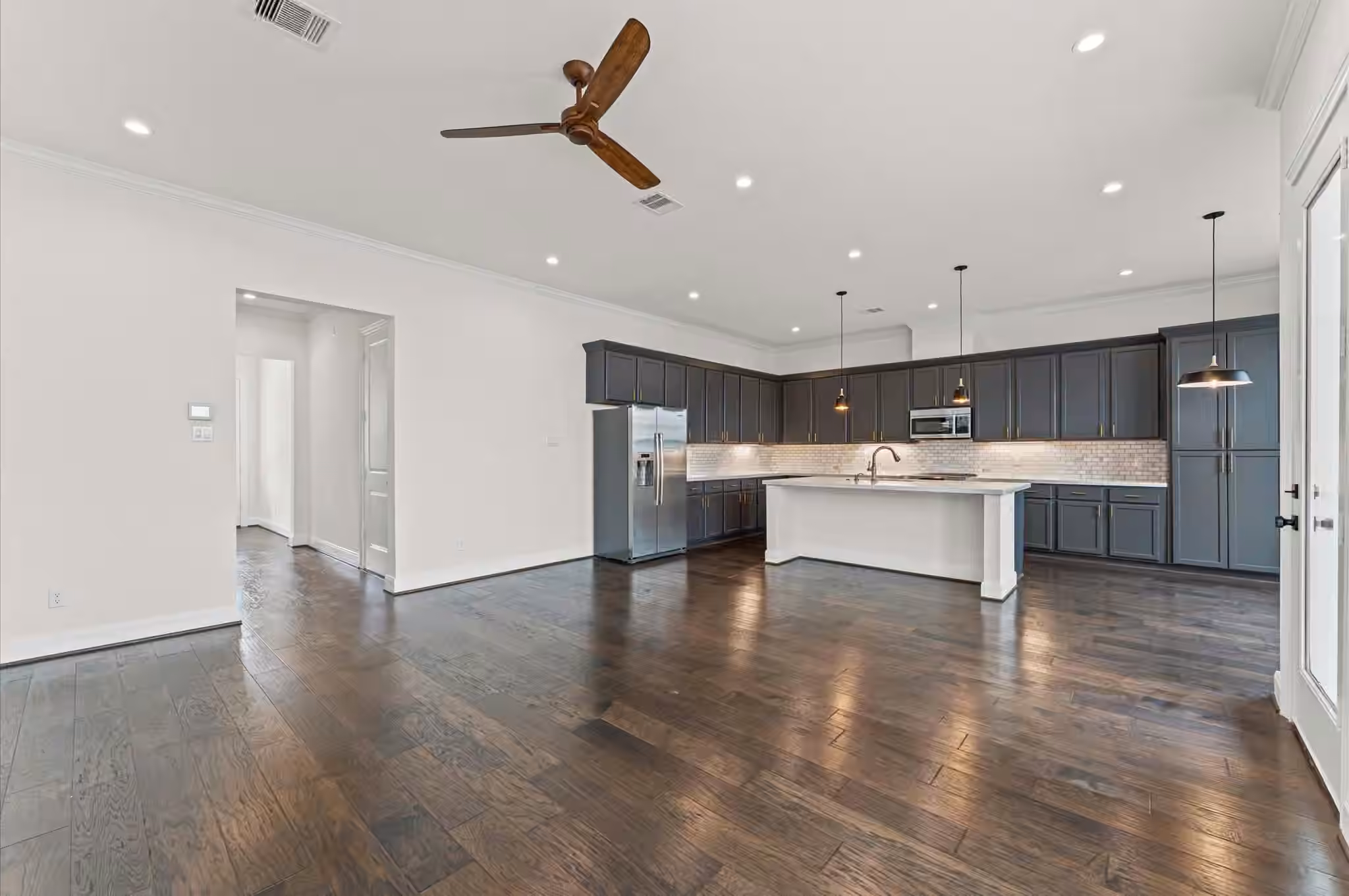 Photo 6 of 8806 Hollywood Garden Lane Lane, Houston, TX