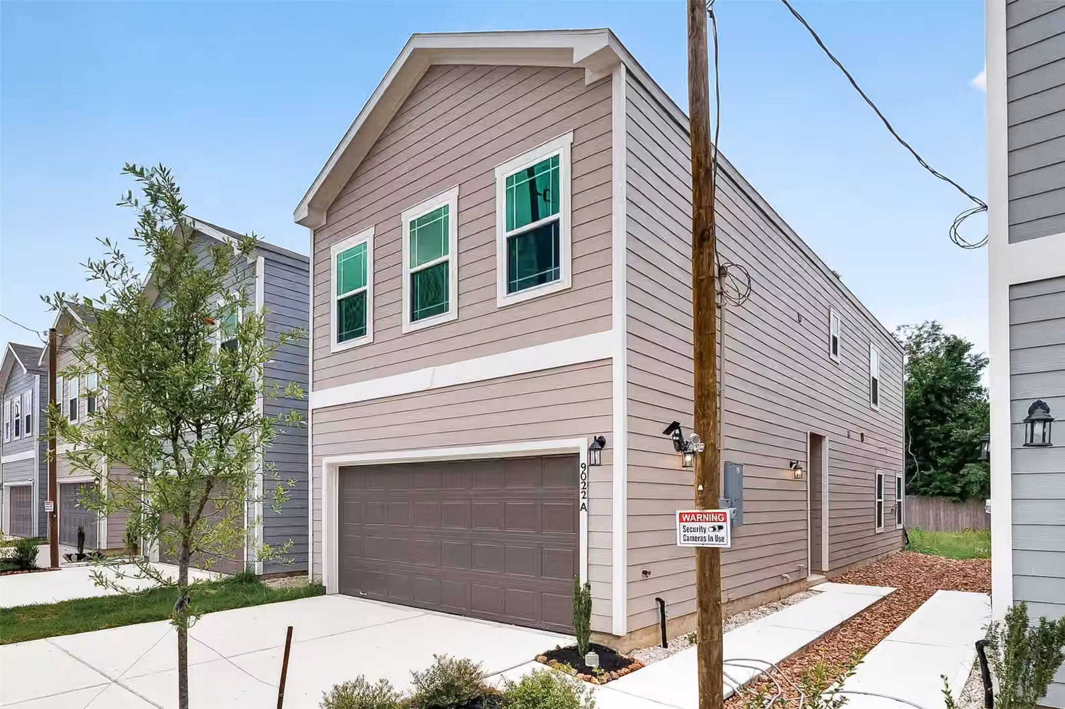 Photo 3 of 9022 Madera Road A, Houston, TX