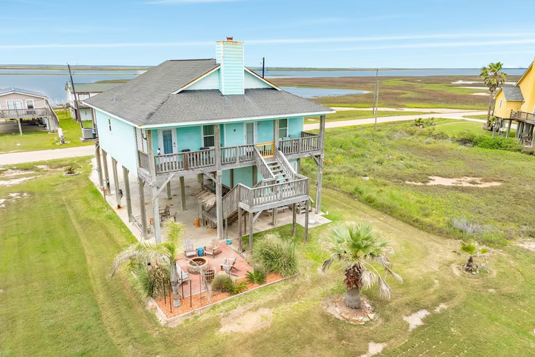 Photo of 4710 Bayshore Drive, Freeport, TX 77541