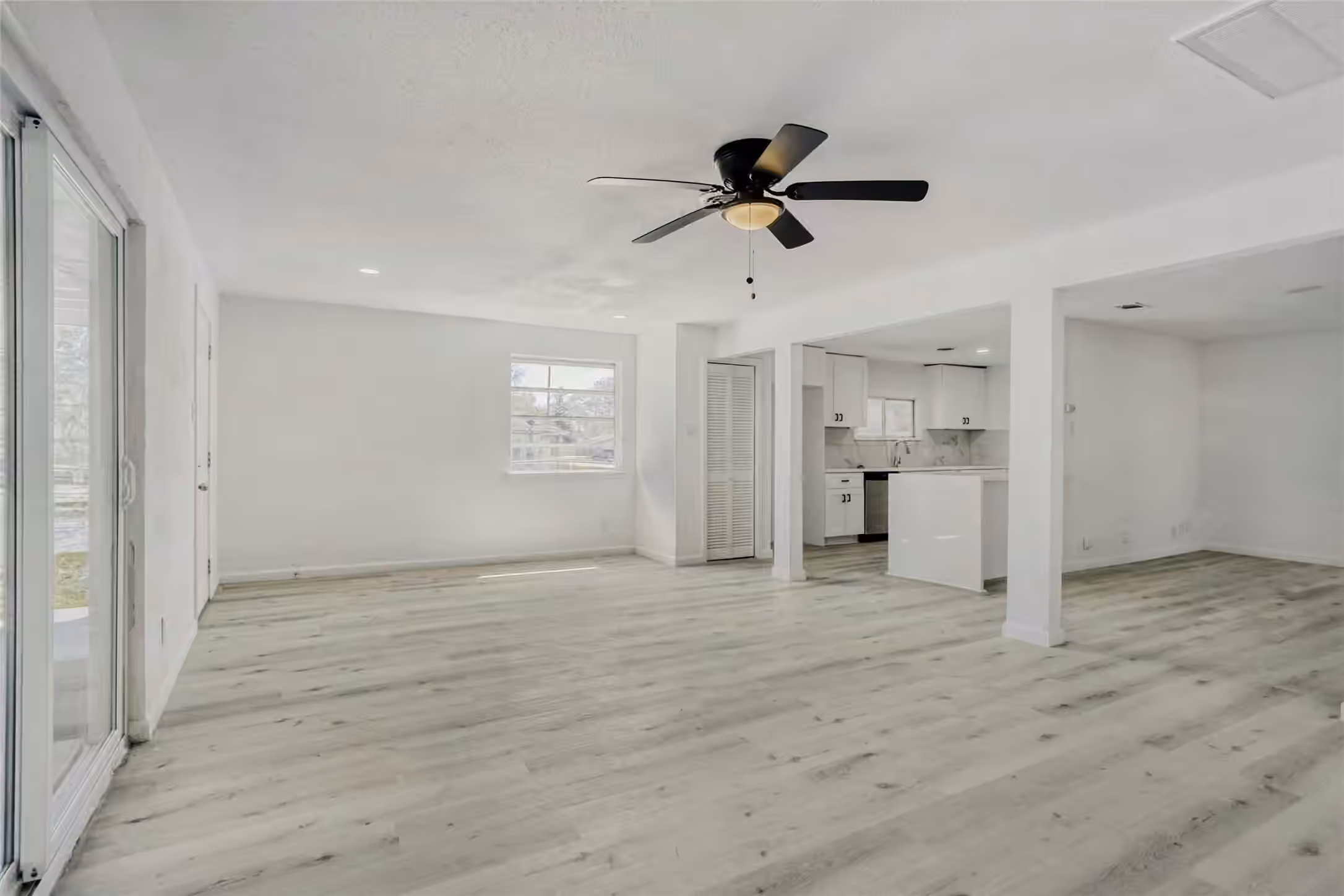 Photo 7 of 4843 Bricker Street, Houston, TX