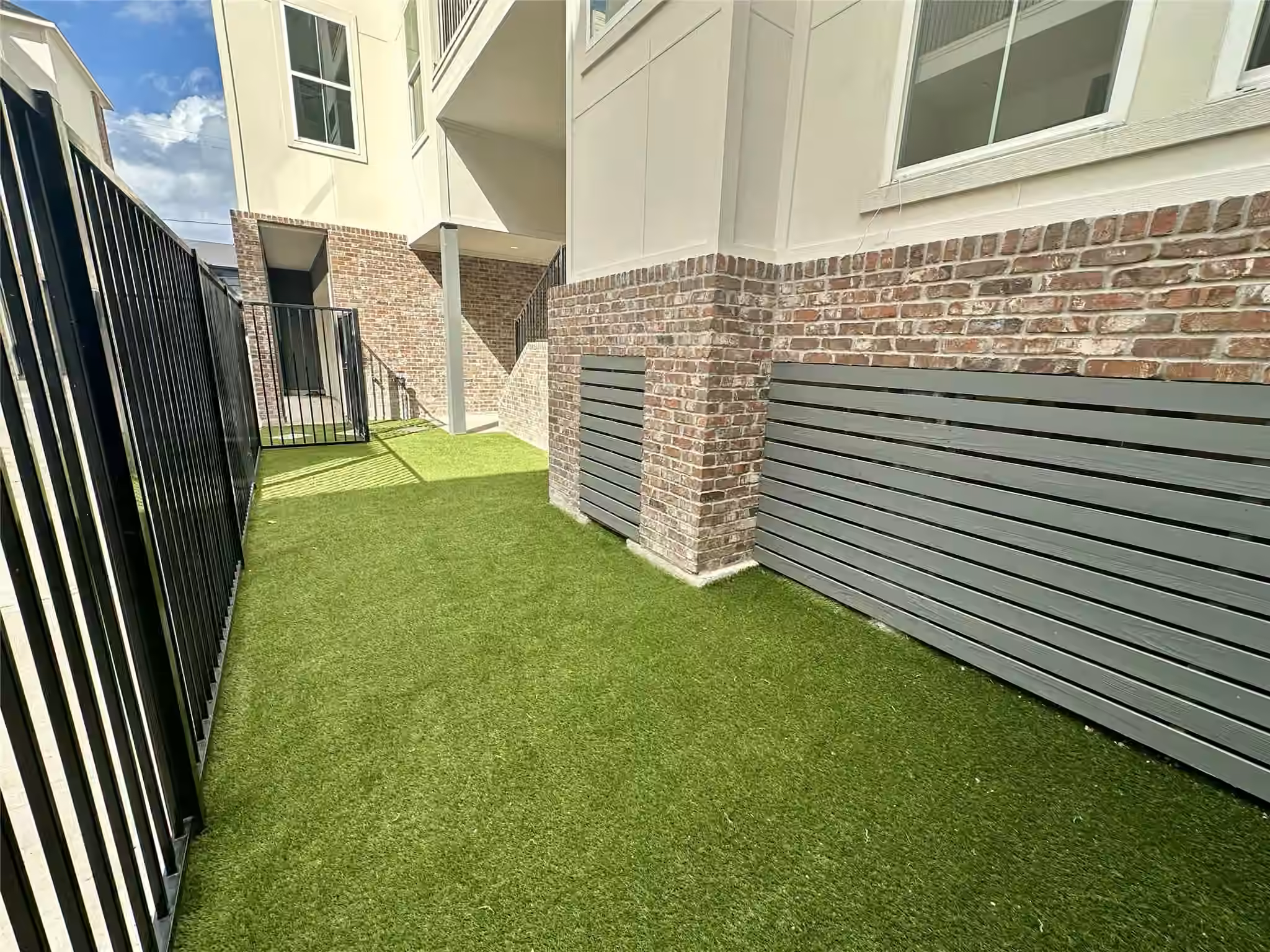 Photo 3 of 1138 W 16th Street, Houston, TX