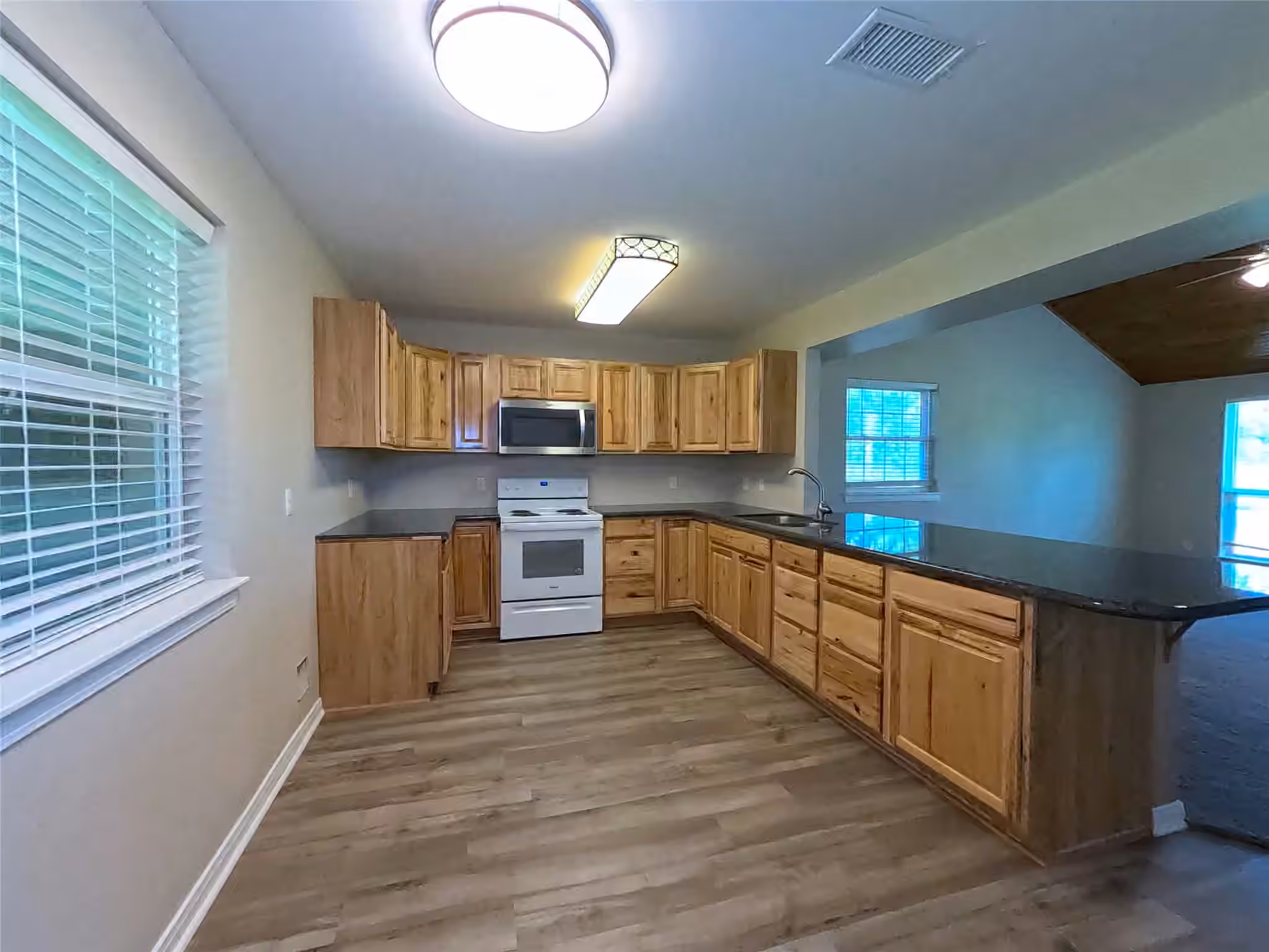 Photo 6 of 3067 County Road 580, West Columbia, TX