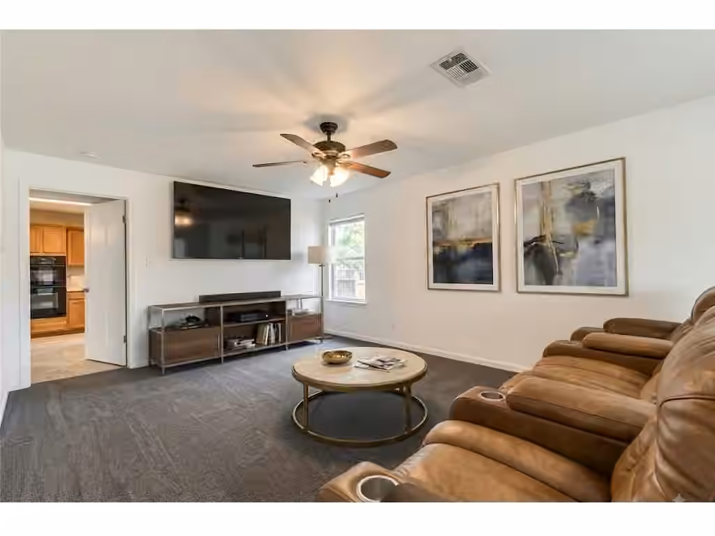 Photo 5 of 100 N Mattson Street, West Columbia, TX