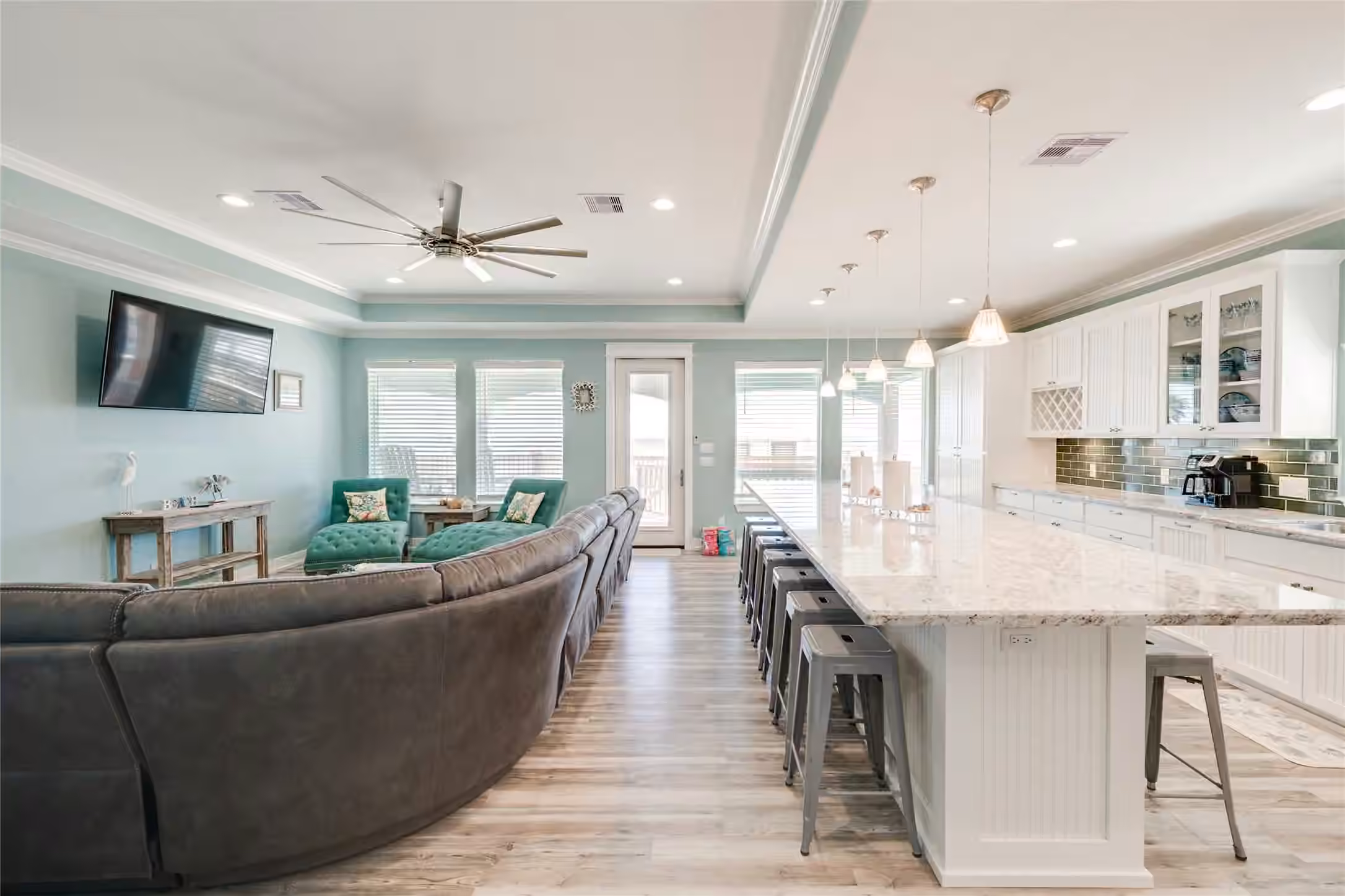 Photo 5 of 1960 Avenue I, Crystal Beach, TX