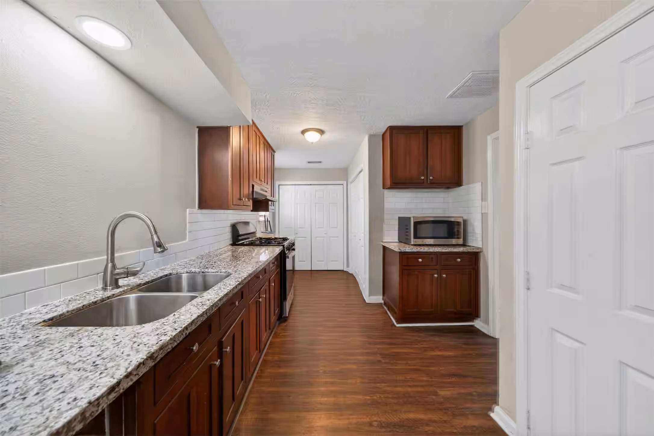 Photo 2 of 1107 Christine Street, Houston, TX