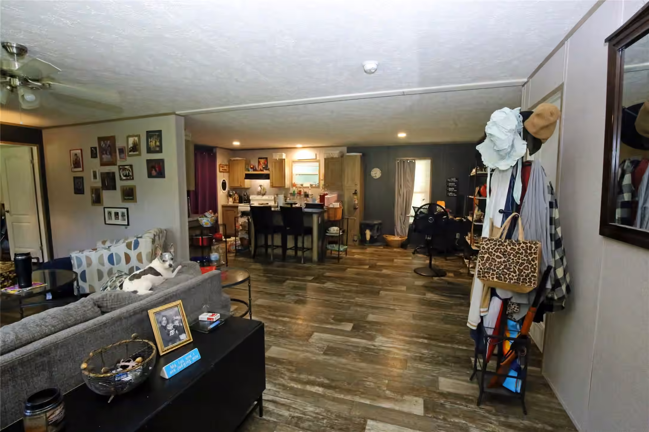 Photo 3 of 18416 Herrington Road, Algoa, TX