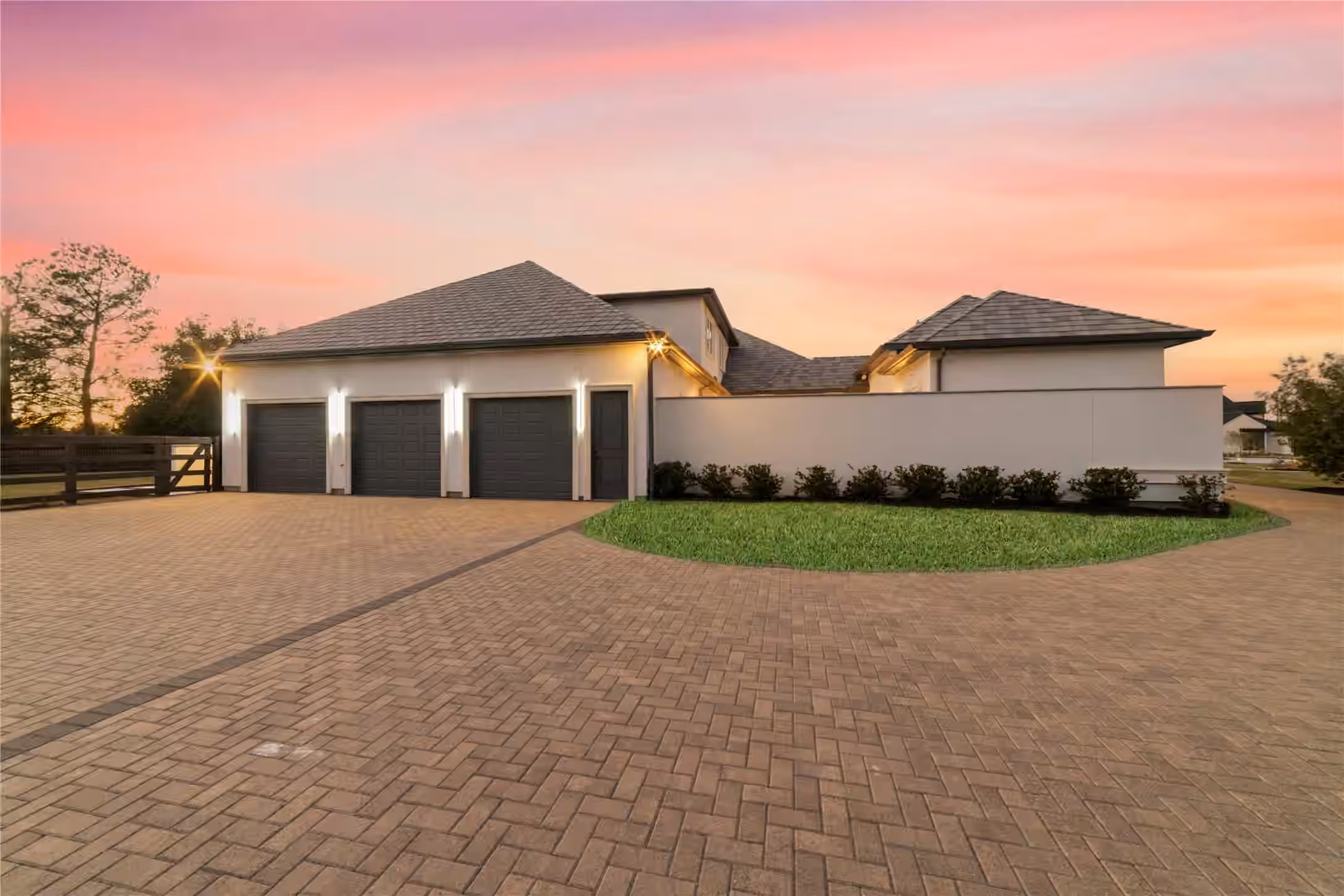Photo 3 of 2 Little Sorrell Court, Tomball, TX
