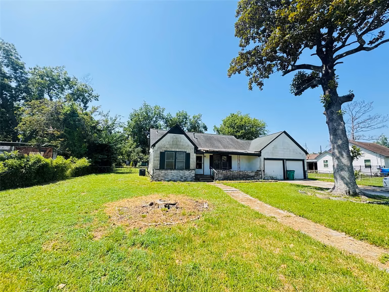 Photo of 304 North Street, Baytown, TX 77520