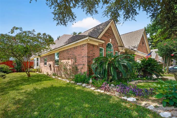 Photo 3 of 7230 Oak Walk Drive, Humble, TX