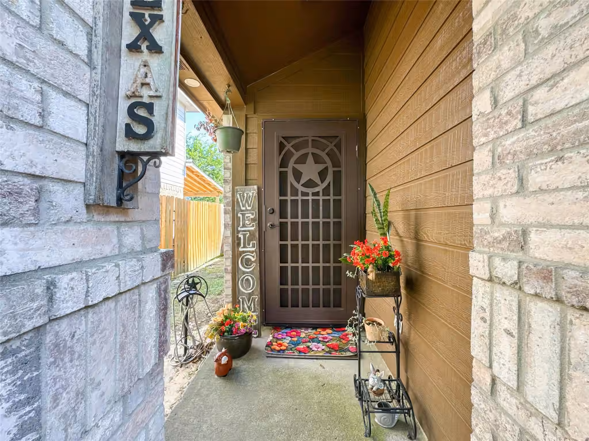 Photo 4 of 7031 Musclewood Road, Baytown, TX