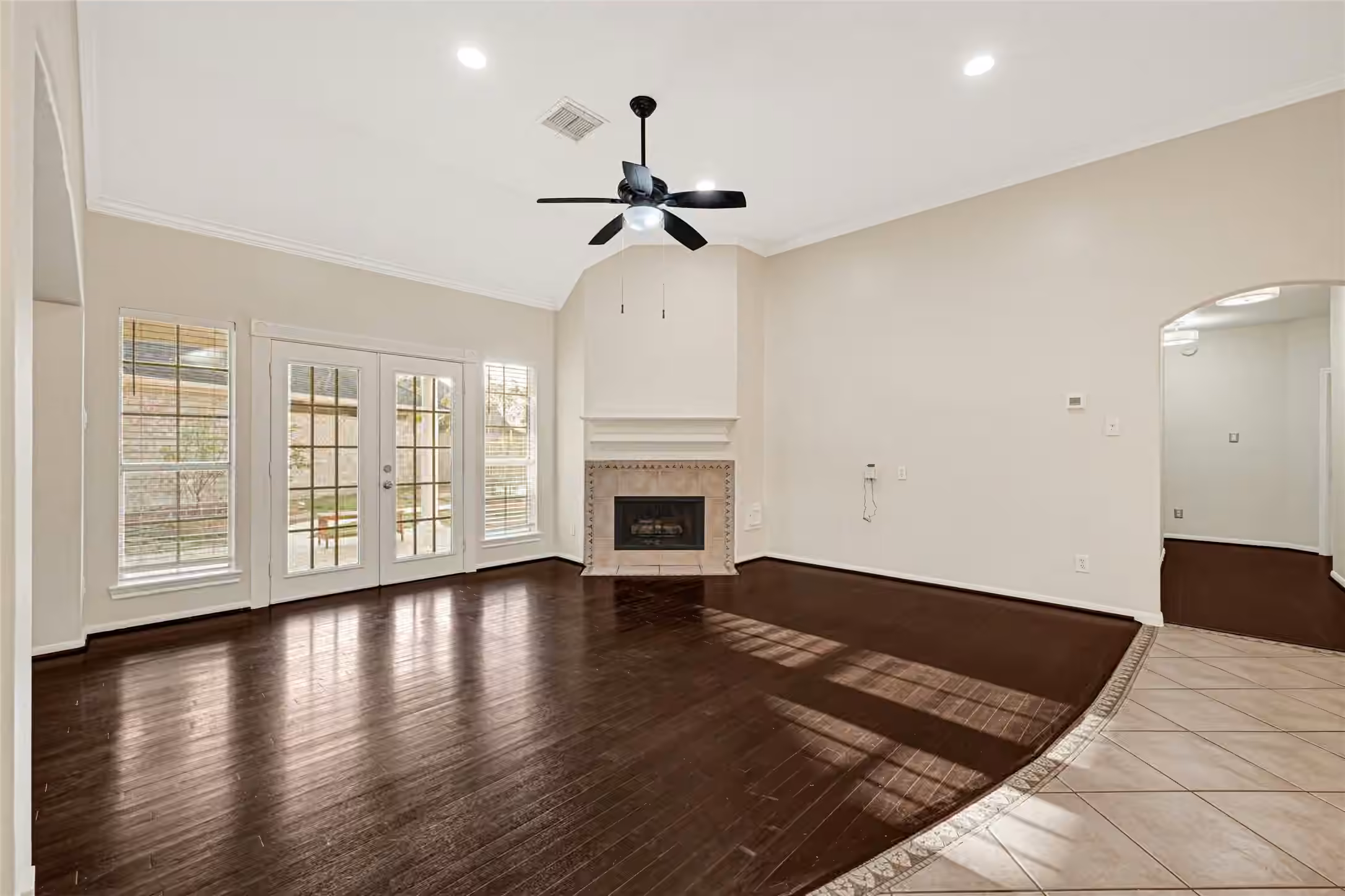 Photo 4 of 2611 Oxhill Court, Pearland, TX