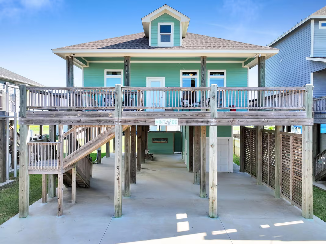 Photo 4 of 974 Surf Road, Crystal Beach, TX
